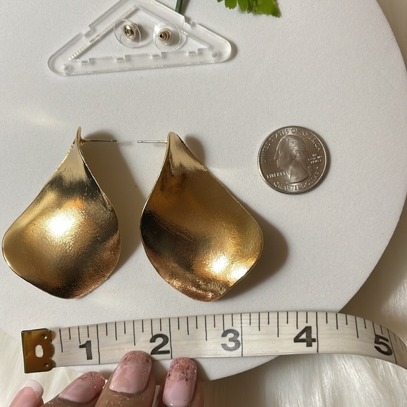 Zara Gold Oval Twist Earrings - Picture 12 of 13